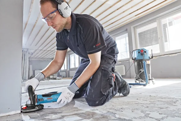 Bosch GBR 15 CAG Professional Small Angle Grinder-Concrete