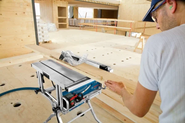 Bosch GTS 10 J Professional Table Saw