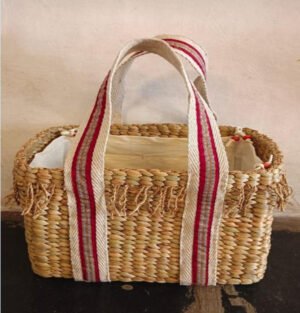 Hyacinth picnic basket, Single weave basket, Woven picnic basket, Hyacinth weave basket, Picnic basket with single weave, Handwoven picnic basket, Natural hyacinth basket, Eco-friendly picnic basket, Hyacinth woven tote, Traditional picnic basket,