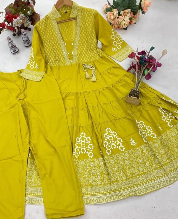 Anarkali kurta set with saganeri print