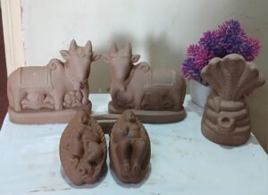 Handcrafted Clay Mannettu Jodi Yettu Balarama Krishna and Nagappa dolls for Golu display