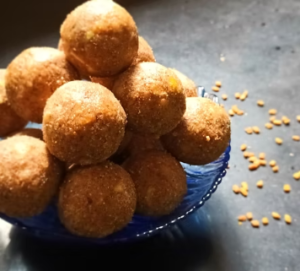 Methi Jaggery Ladoo